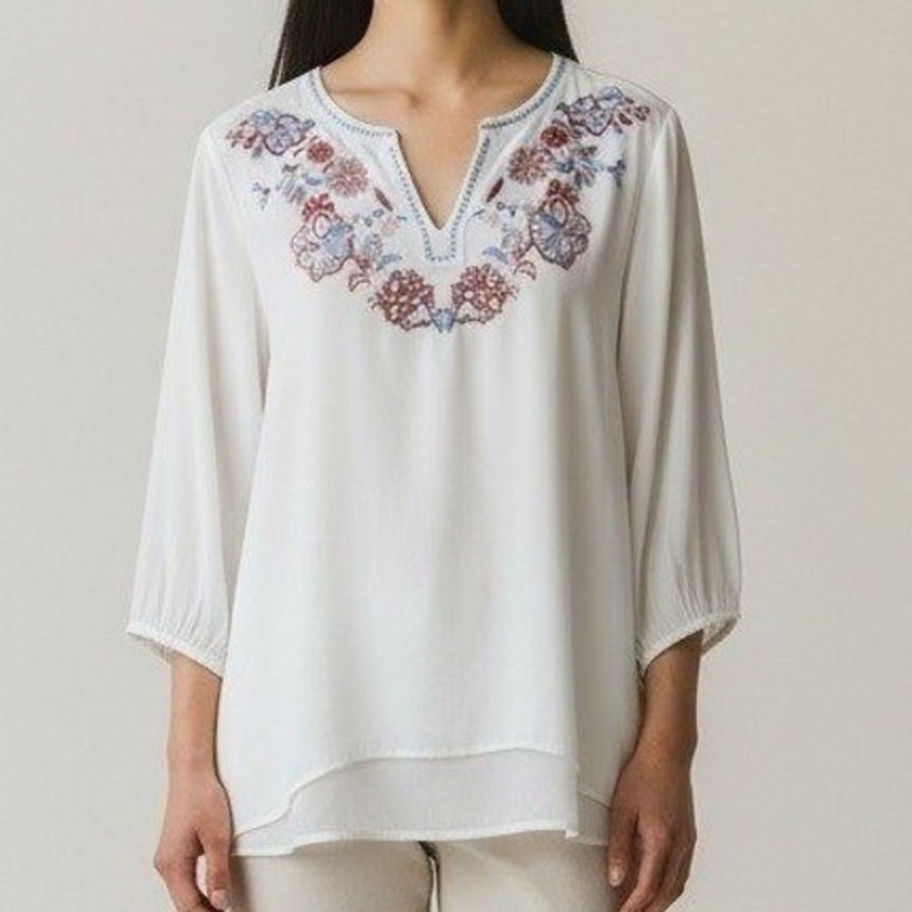 Chico's White V-Neck Blouse with Floral Embroidery